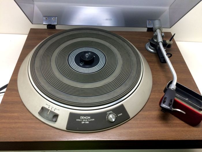 DENON レコードプレーヤー （ターンテーブル）DP-790-