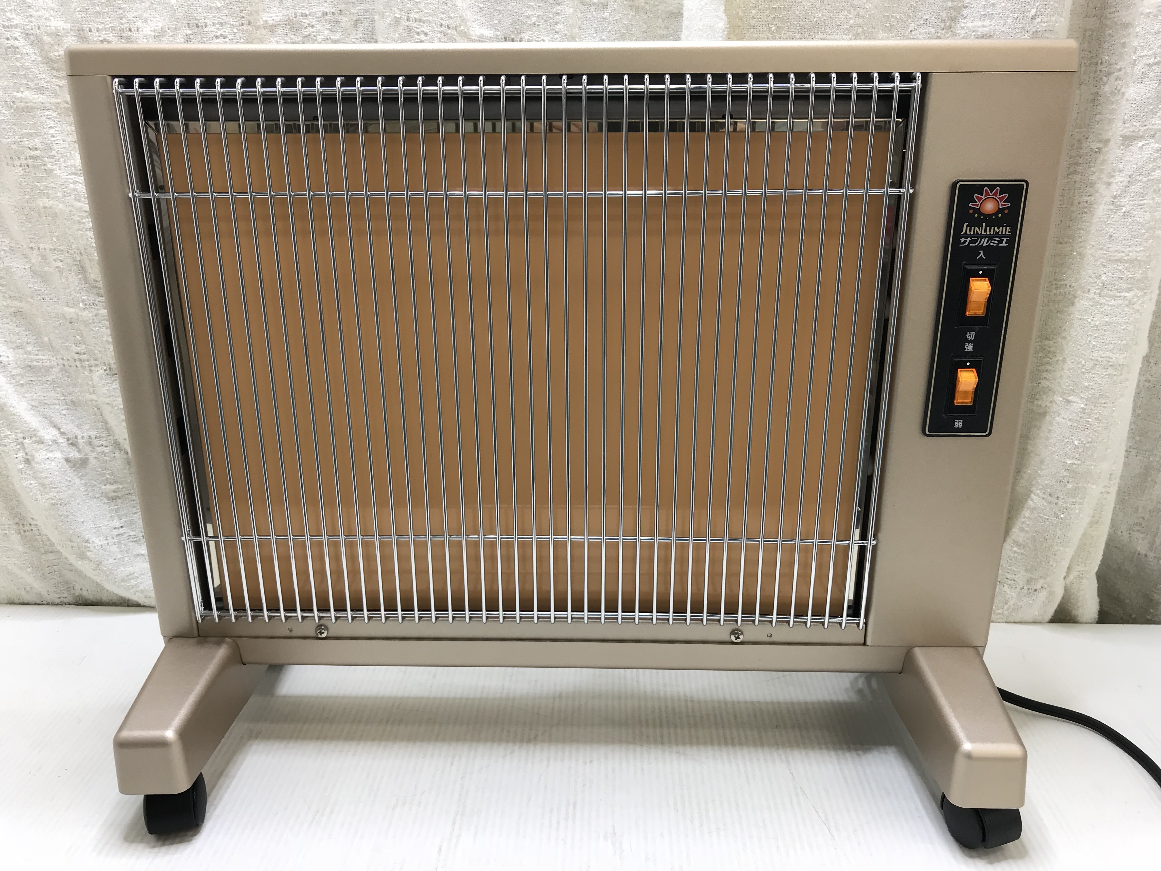 暖房器具 NEK 遠赤外線暖房器 サンルミエ キュート E800LS 伊勢市松阪市